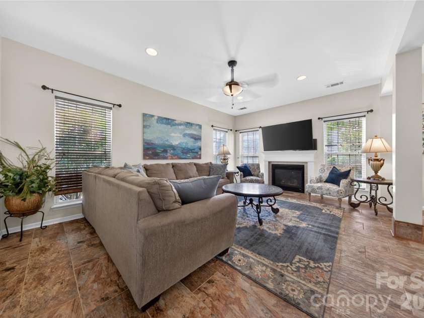 13414 Meadowmere Road, Huntersville, NC 28078.  MLS# CAR4372429, YatesRealty ID 17719. Great Room