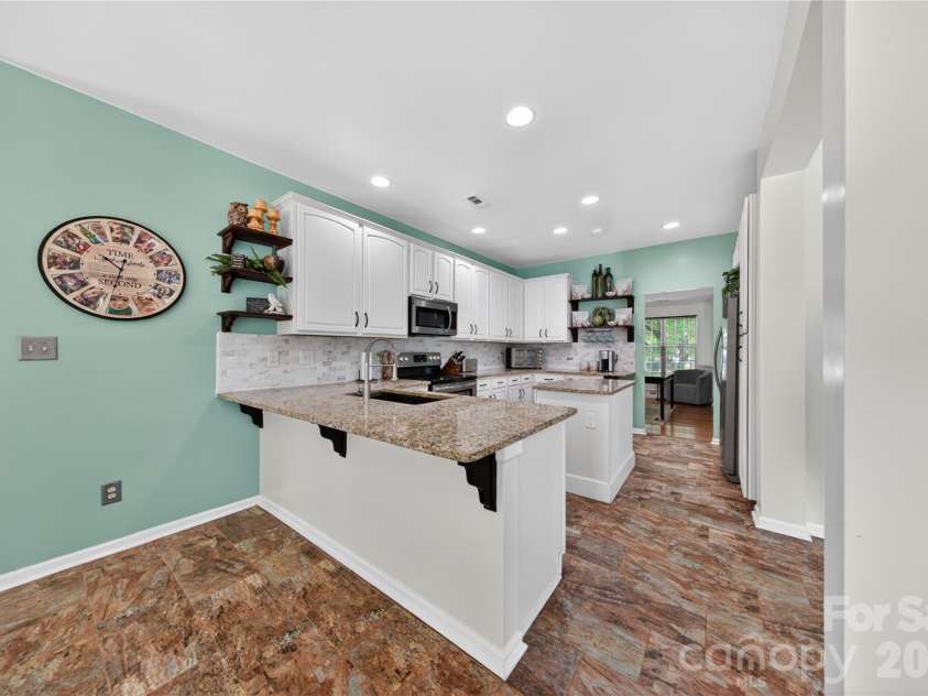 13414 Meadowmere Road, Huntersville, NC 28078.  MLS# CAR4372429, YatesRealty ID 17719. Kitchen