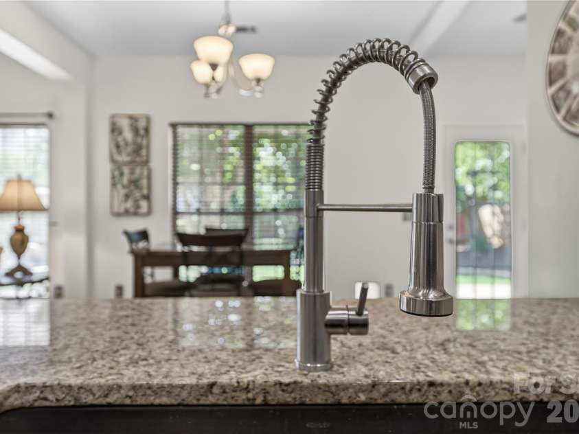13414 Meadowmere Road, Huntersville, NC 28078.  MLS# CAR4372429, YatesRealty ID 17719. Kitchen