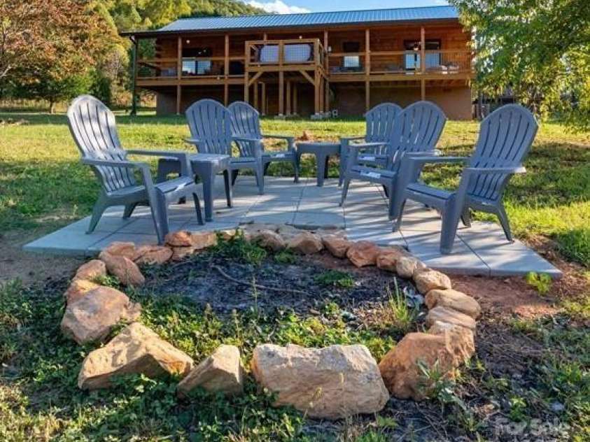 199 Brookview Lane, Whittier, NC 28789.  MLS# CAR4205619, YatesRealty ID 1772. 