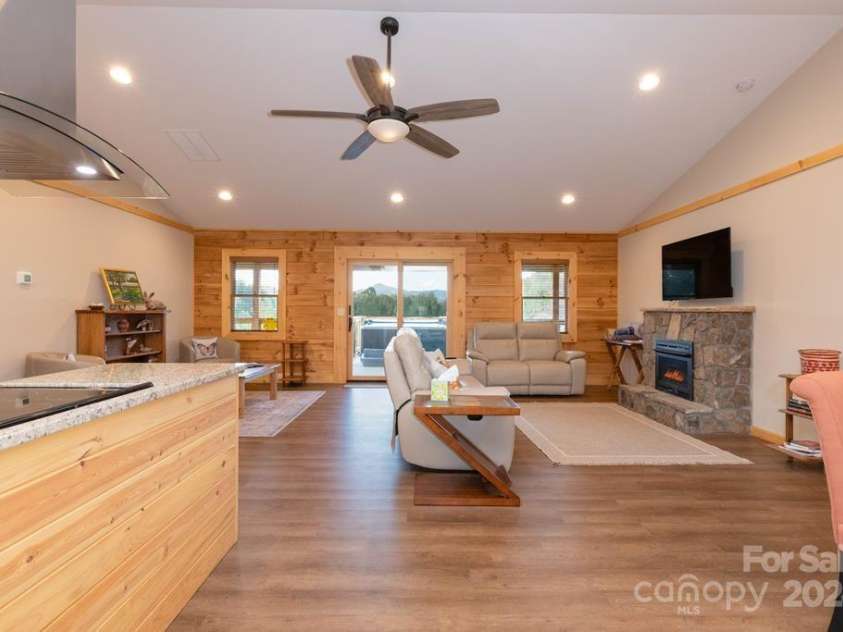 199 Brookview Lane, Whittier, NC 28789.  MLS# CAR4205619, YatesRealty ID 1772. 