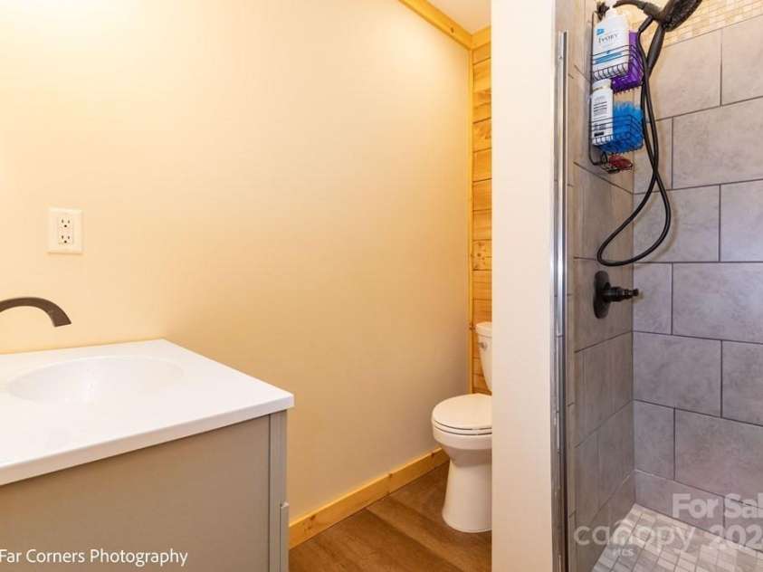 199 Brookview Lane, Whittier, NC 28789.  MLS# CAR4205619, YatesRealty ID 1772. 