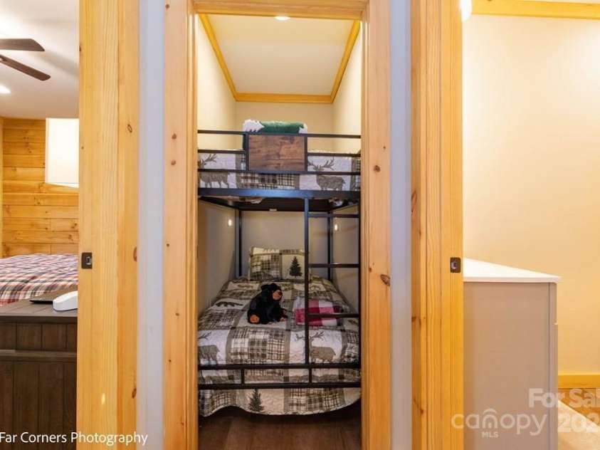 199 Brookview Lane, Whittier, NC 28789.  MLS# CAR4205619, YatesRealty ID 1772. 