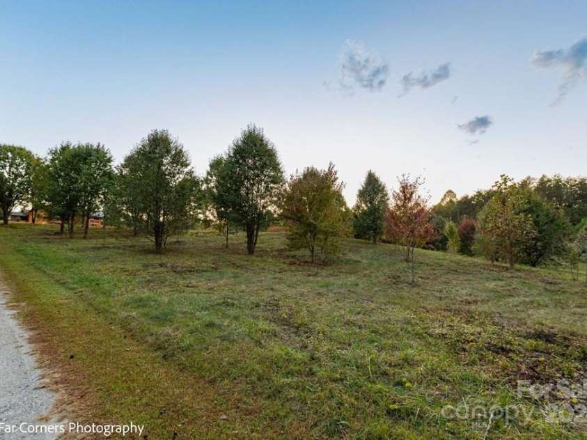 199 Brookview Lane, Whittier, NC 28789.  MLS# CAR4205619, YatesRealty ID 1772. 