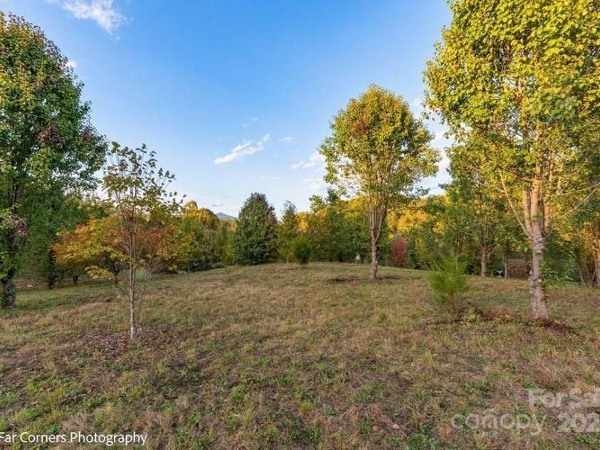 199 Brookview Lane, Whittier, NC 28789.  MLS# CAR4205619, YatesRealty ID 1772. 