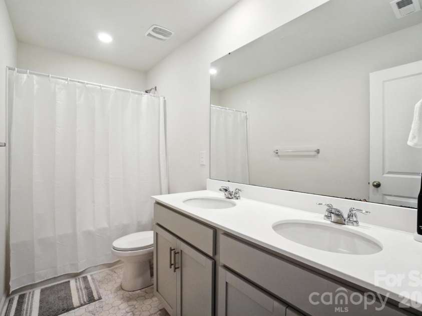 9404 Ketchum Drive, Gastonia, NC 28056.  MLS# CAR4346479, YatesRealty ID 1772. 