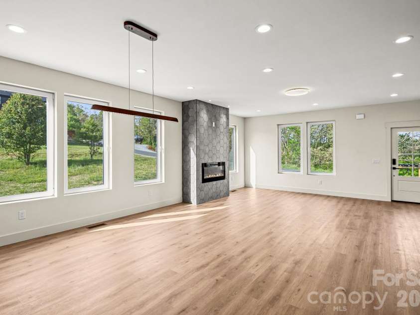 40 Firefly Ridge Trail, Alexander, NC 28701.  MLS# CAR4375434, YatesRealty ID 17720. 