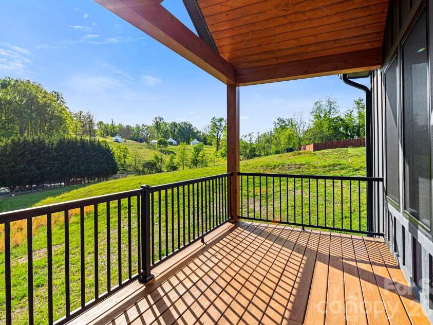 40 Firefly Ridge Trail, Alexander, NC 28701.  MLS# CAR4375434, YatesRealty ID 17720. 