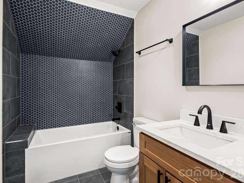 40 Firefly Ridge Trail, Alexander, NC 28701.  MLS# CAR4375434, YatesRealty ID 17720. 