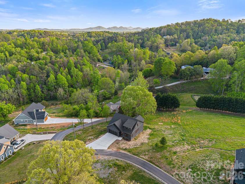 40 Firefly Ridge Trail, Alexander, NC 28701.  MLS# CAR4375434, YatesRealty ID 17720. 