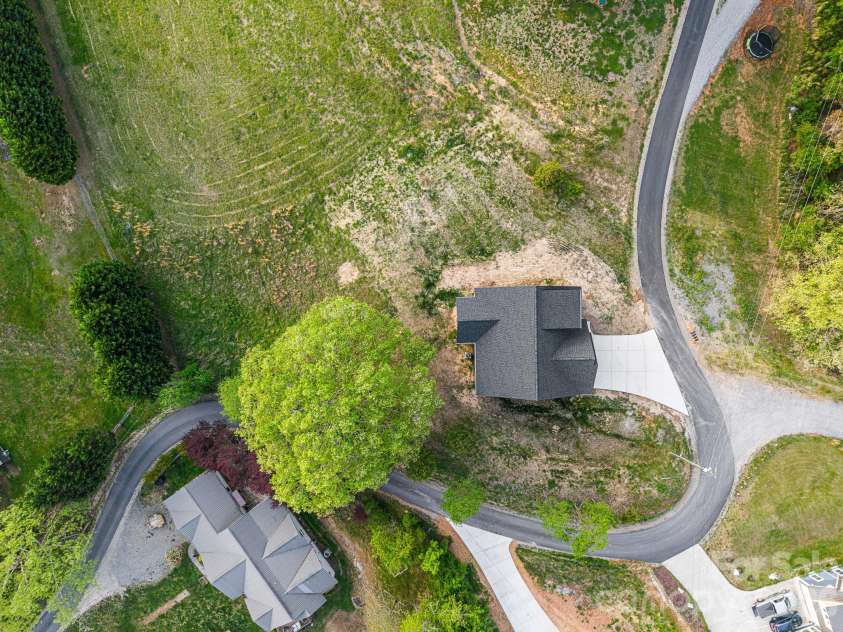 40 Firefly Ridge Trail, Alexander, NC 28701.  MLS# CAR4375434, YatesRealty ID 17720. 