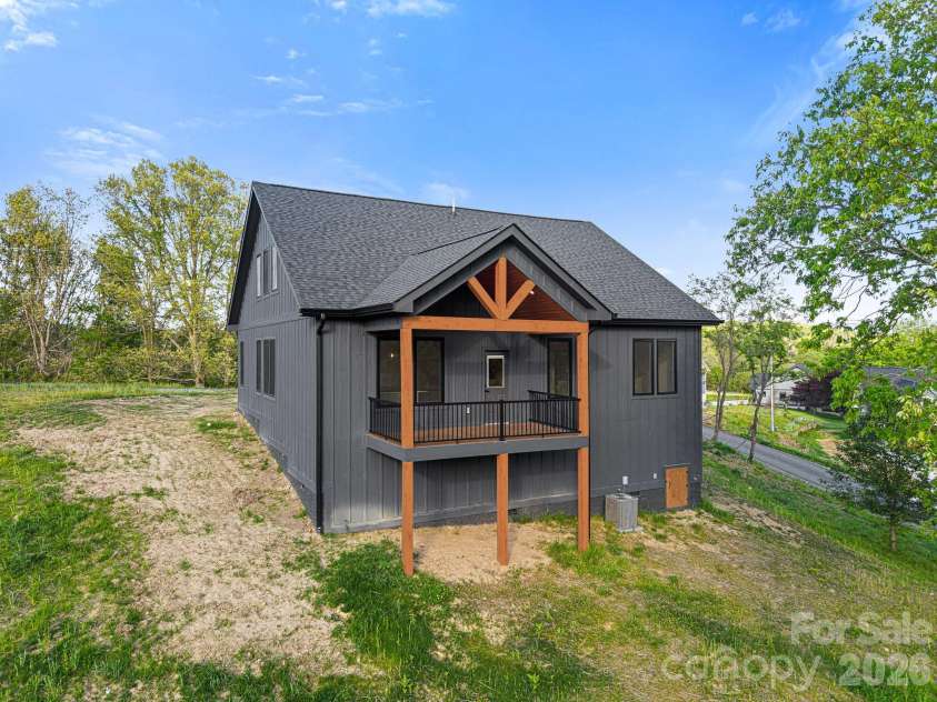 40 Firefly Ridge Trail, Alexander, NC 28701.  MLS# CAR4375434, YatesRealty ID 17720. 