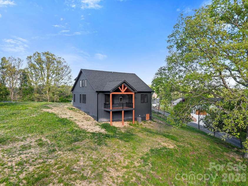 40 Firefly Ridge Trail, Alexander, NC 28701.  MLS# CAR4375434, YatesRealty ID 17720. 