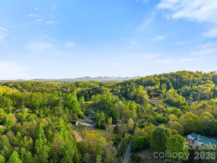 40 Firefly Ridge Trail, Alexander, NC 28701.  MLS# CAR4375434, YatesRealty ID 17720. 