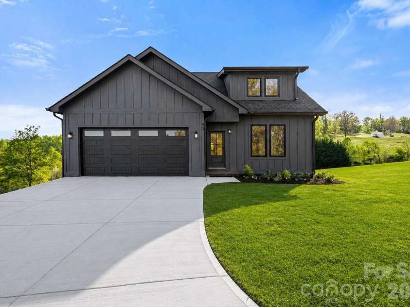 40 Firefly Ridge Trail, Alexander, NC 28701.  MLS# CAR4375434, YatesRealty ID 17720. Virtually Enhanced Grass