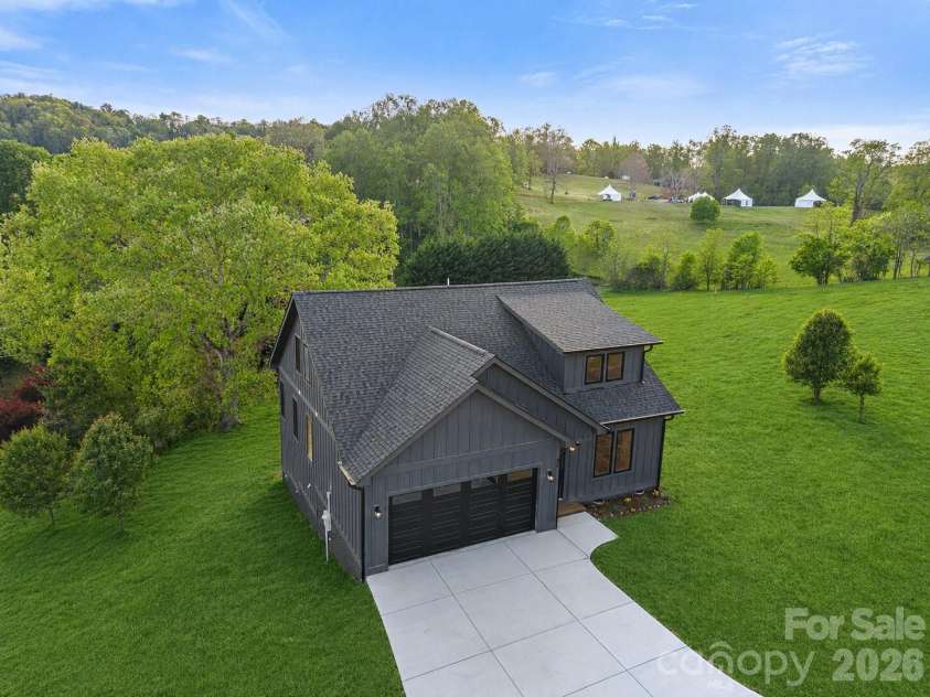 40 Firefly Ridge Trail, Alexander, NC 28701.  MLS# CAR4375434, YatesRealty ID 17720. Virtually Enhanced Grass