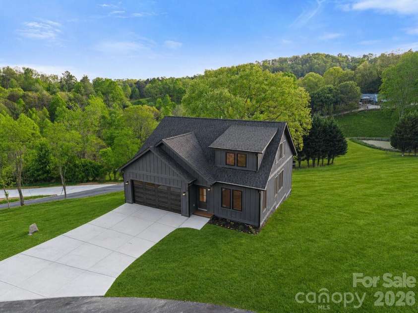 40 Firefly Ridge Trail, Alexander, NC 28701.  MLS# CAR4375434, YatesRealty ID 17720. Virtually Enhanced Grass