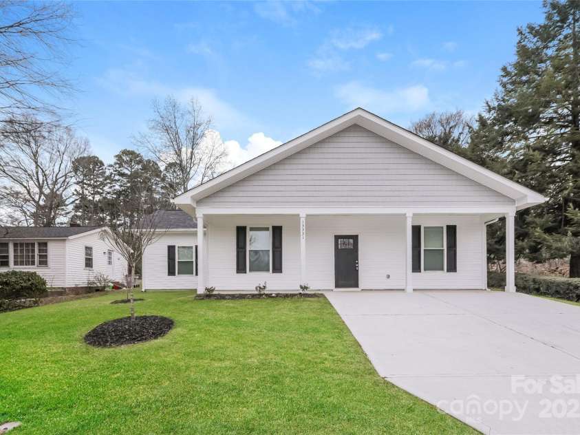 13331 Central Avenue, Huntersville, NC 28078.  MLS# CAR4213432, YatesRealty ID 17721. 