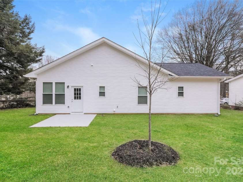 13331 Central Avenue, Huntersville, NC 28078.  MLS# CAR4213432, YatesRealty ID 17721. 