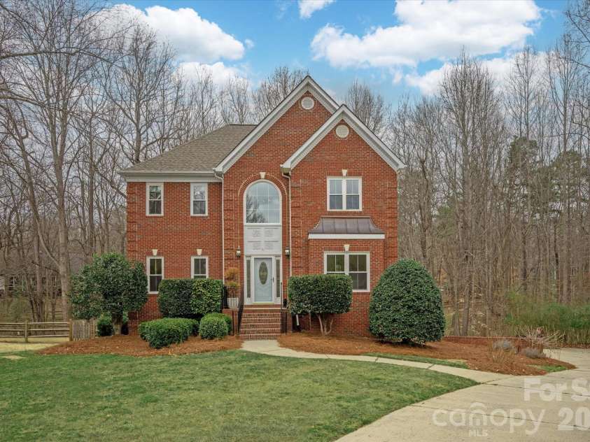 655 Powder Horn Lane, Indian Trail, NC 28079.  MLS# CAR4346217, YatesRealty ID 17721. 