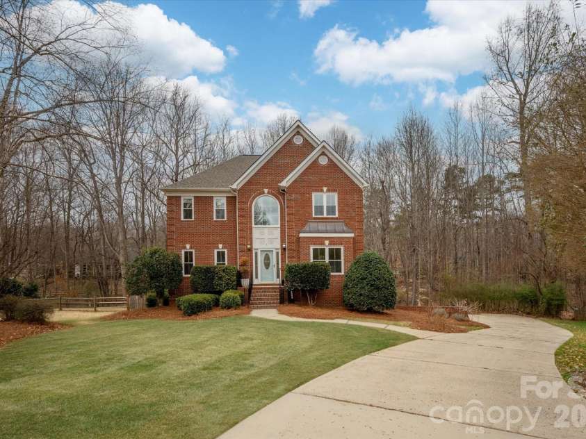 655 Powder Horn Lane, Indian Trail, NC 28079.  MLS# CAR4346217, YatesRealty ID 17721. 