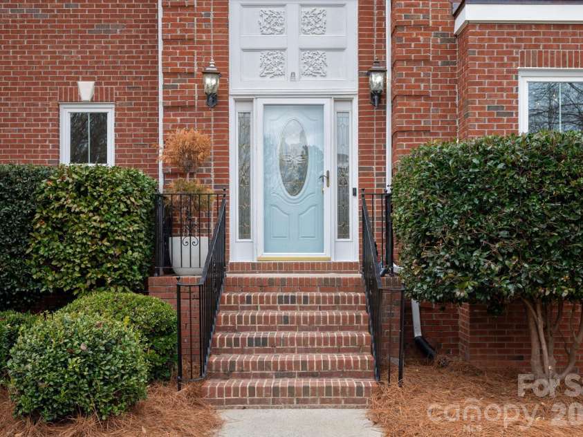 655 Powder Horn Lane, Indian Trail, NC 28079.  MLS# CAR4346217, YatesRealty ID 17721. 