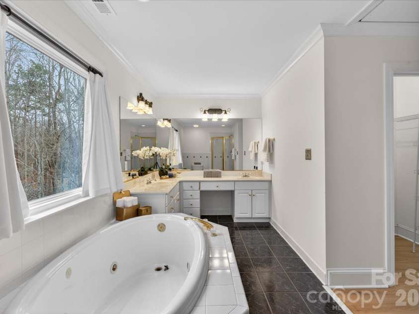 655 Powder Horn Lane, Indian Trail, NC 28079.  MLS# CAR4346217, YatesRealty ID 17721. 