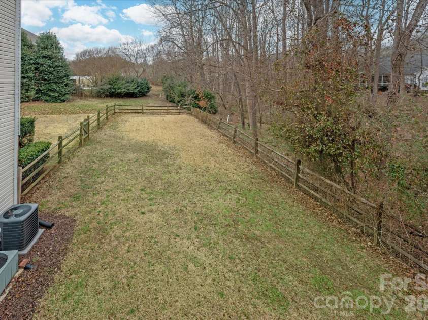 655 Powder Horn Lane, Indian Trail, NC 28079.  MLS# CAR4346217, YatesRealty ID 17721. 