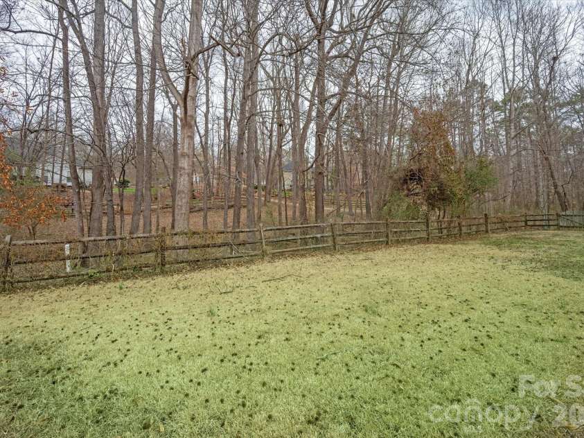 655 Powder Horn Lane, Indian Trail, NC 28079.  MLS# CAR4346217, YatesRealty ID 17721. 