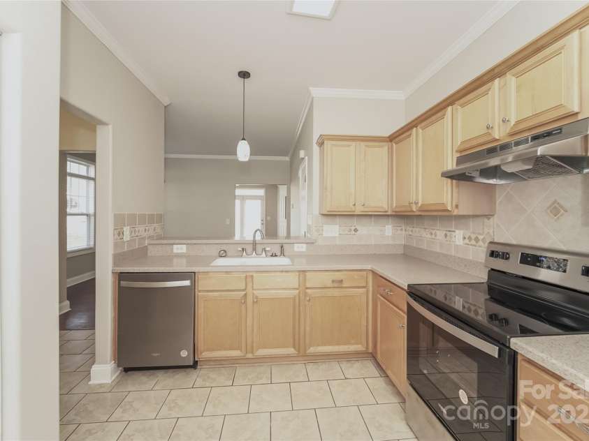 19054 Long Pond Lane, Cornelius, NC 28031.  MLS# CAR4211424, YatesRealty ID 17722. 