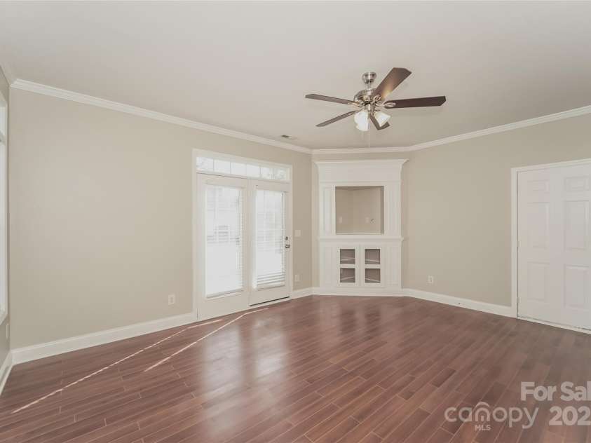 19054 Long Pond Lane, Cornelius, NC 28031.  MLS# CAR4211424, YatesRealty ID 17722. 