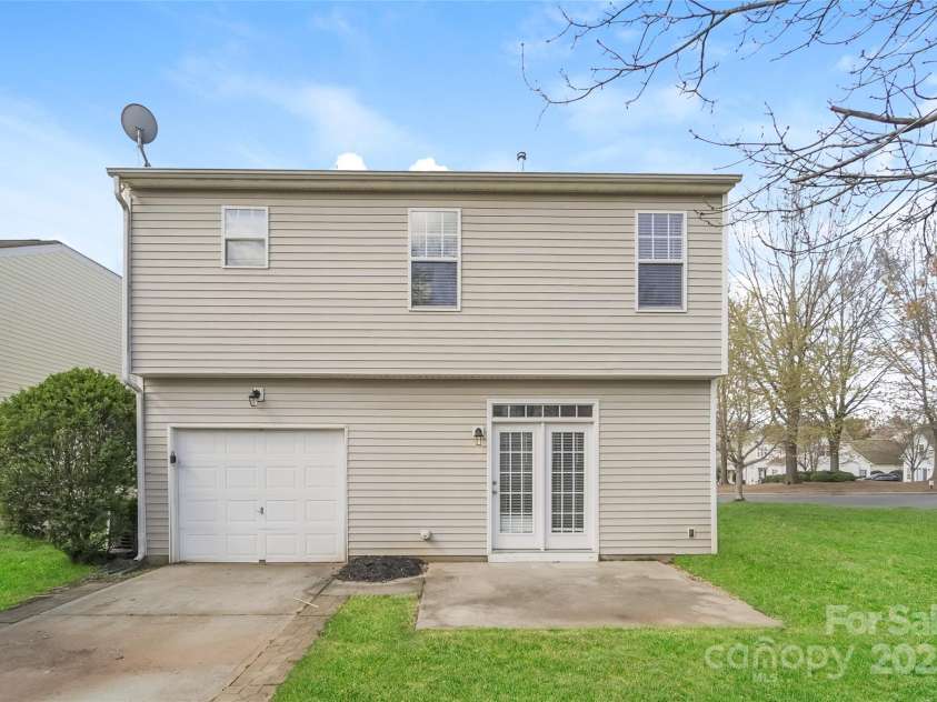 19054 Long Pond Lane, Cornelius, NC 28031.  MLS# CAR4211424, YatesRealty ID 17722. 