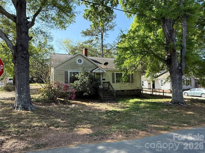 301 Magnolia Drive, Monroe, NC 28112.  MLS# CAR4365758, YatesRealty ID 17723. 