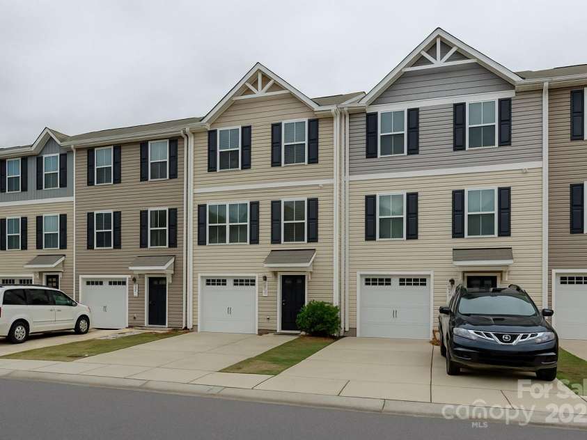954 Taybyn Road, Fort Mill, SC 29715.  MLS# CAR4264604, YatesRealty ID 17723. 