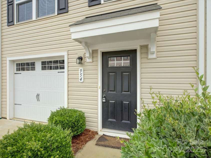 954 Taybyn Road, Fort Mill, SC 29715.  MLS# CAR4264604, YatesRealty ID 17723. 