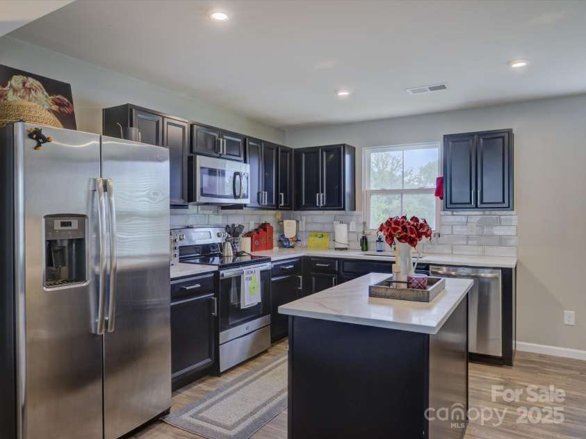 954 Taybyn Road, Fort Mill, SC 29715.  MLS# CAR4264604, YatesRealty ID 17723. 