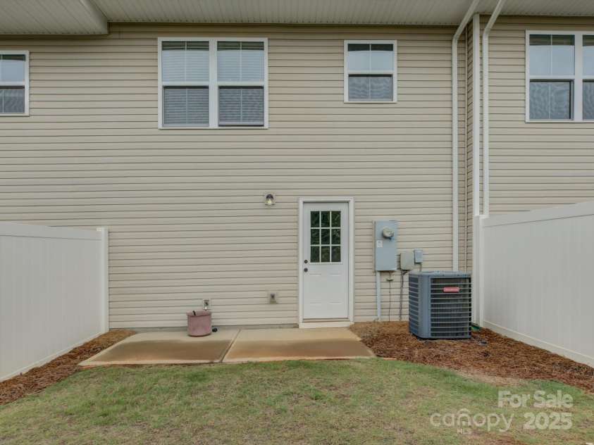 954 Taybyn Road, Fort Mill, SC 29715.  MLS# CAR4264604, YatesRealty ID 17723. 