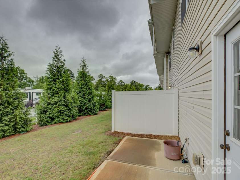 954 Taybyn Road, Fort Mill, SC 29715.  MLS# CAR4264604, YatesRealty ID 17723. 