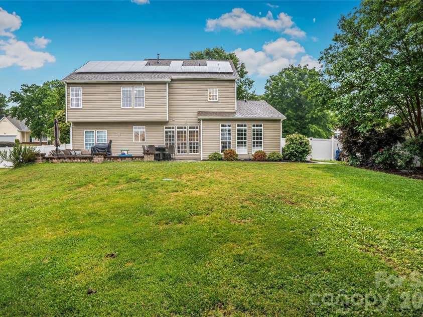 14738 Pomerol Lane, Pineville, NC 28134.  MLS# CAR4375780, YatesRealty ID 17724. 