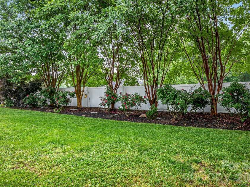 14738 Pomerol Lane, Pineville, NC 28134.  MLS# CAR4375780, YatesRealty ID 17724. 