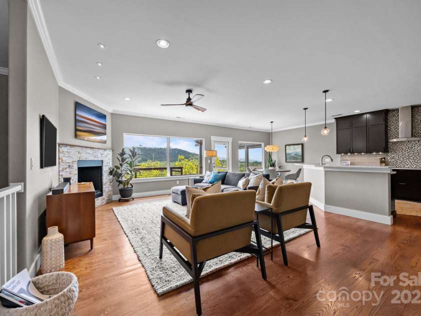 9 Endless View Drive, Weaverville, NC 28787.  MLS# CAR4241620, YatesRealty ID 17726. 