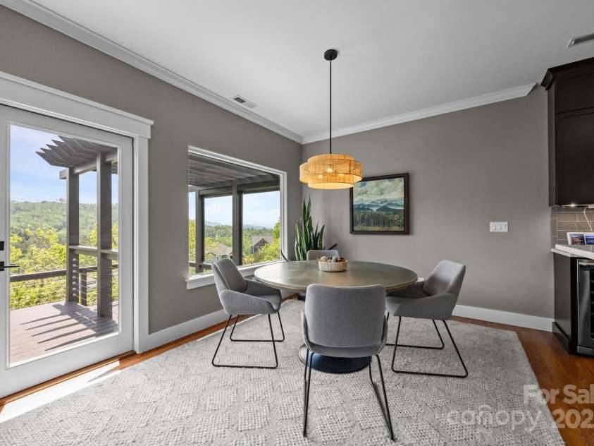 9 Endless View Drive, Weaverville, NC 28787.  MLS# CAR4241620, YatesRealty ID 17726. 