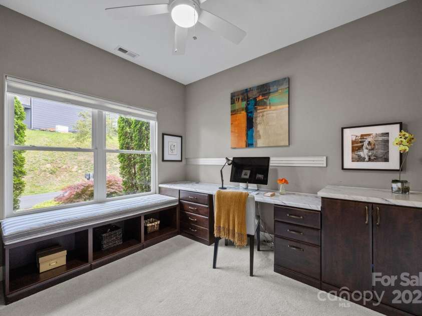 9 Endless View Drive, Weaverville, NC 28787.  MLS# CAR4241620, YatesRealty ID 17726. 