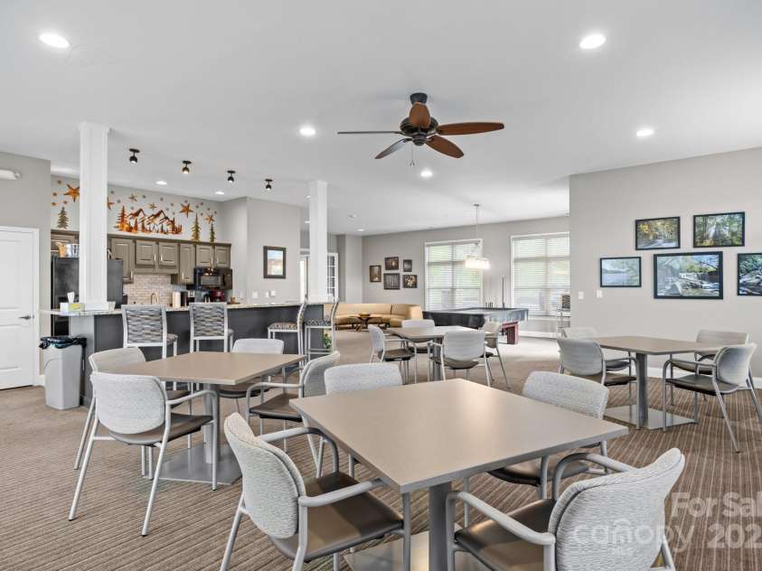 9 Endless View Drive, Weaverville, NC 28787.  MLS# CAR4241620, YatesRealty ID 17726. 