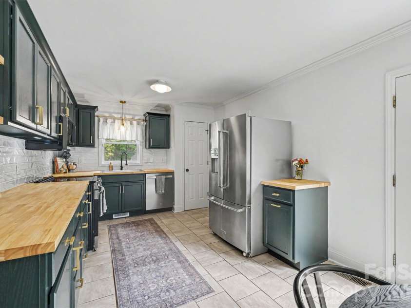 1704 Cardinal Court, Belmont, NC 28012.  MLS# CAR4375272, YatesRealty ID 17728. 