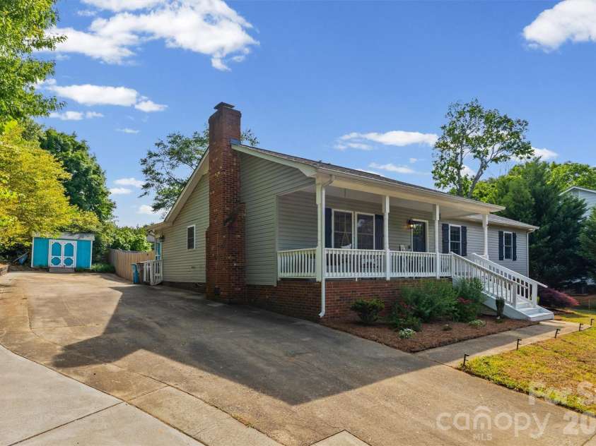 1704 Cardinal Court, Belmont, NC 28012.  MLS# CAR4375272, YatesRealty ID 17728. 