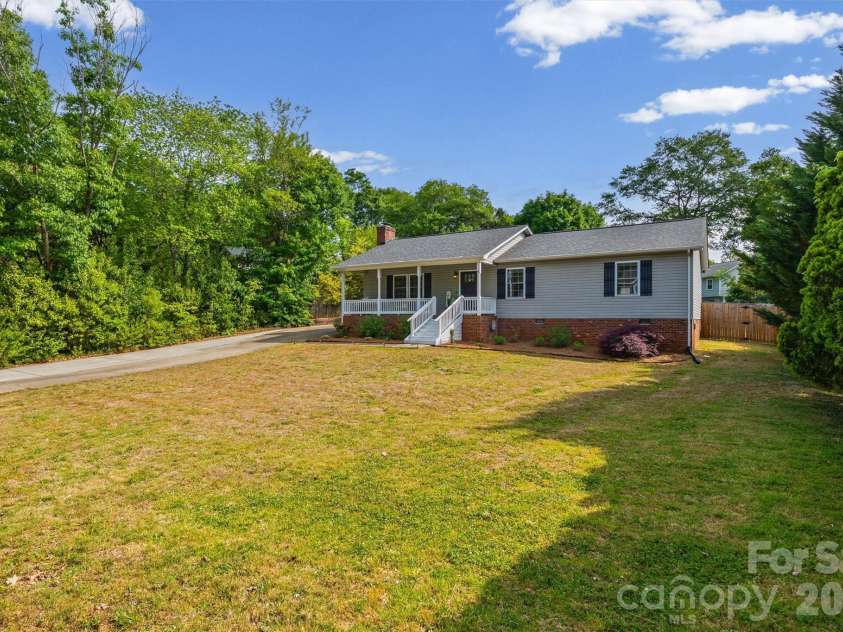 1704 Cardinal Court, Belmont, NC 28012.  MLS# CAR4375272, YatesRealty ID 17728. 