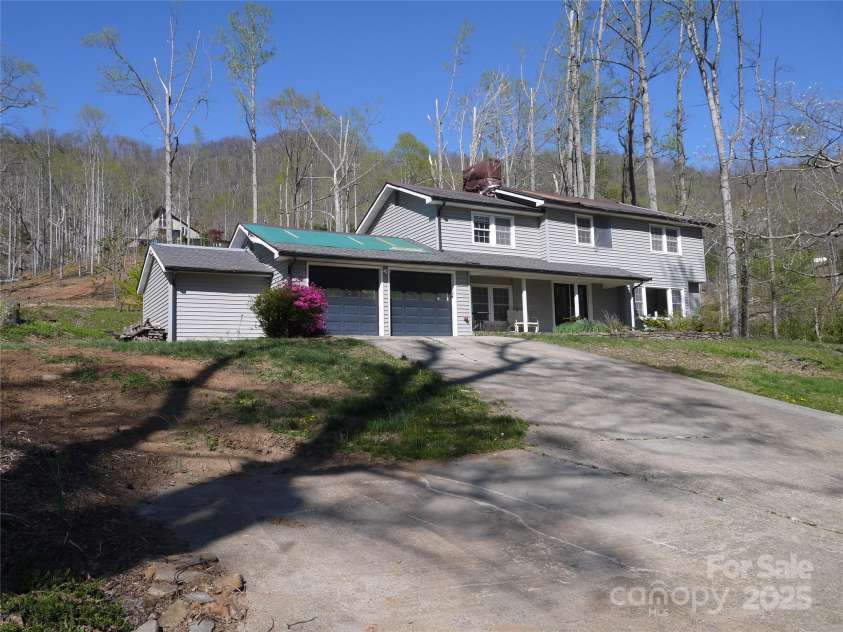 305 Webb Cove Road, Asheville, NC 28804.  MLS# CAR4246524, YatesRealty ID 17728. 