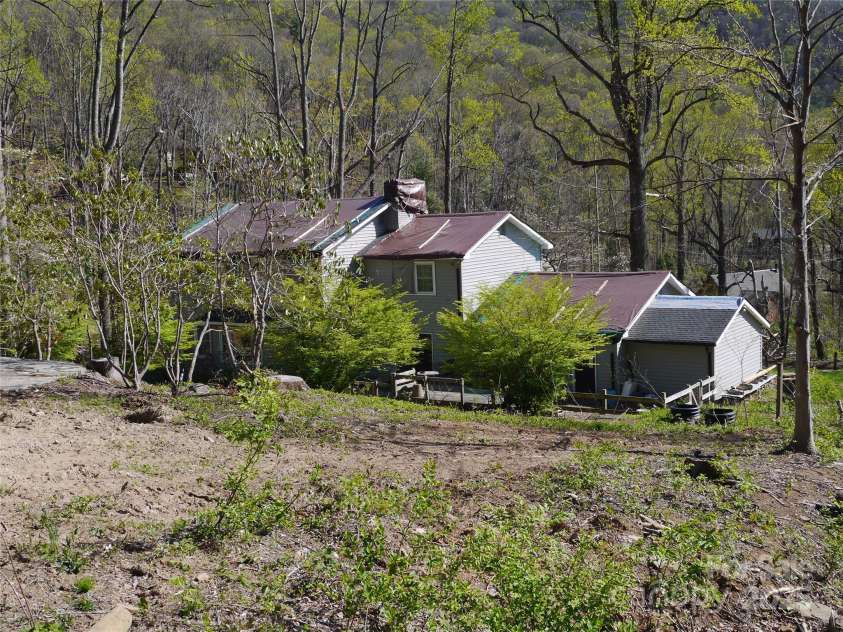 305 Webb Cove Road, Asheville, NC 28804.  MLS# CAR4246524, YatesRealty ID 17728. 