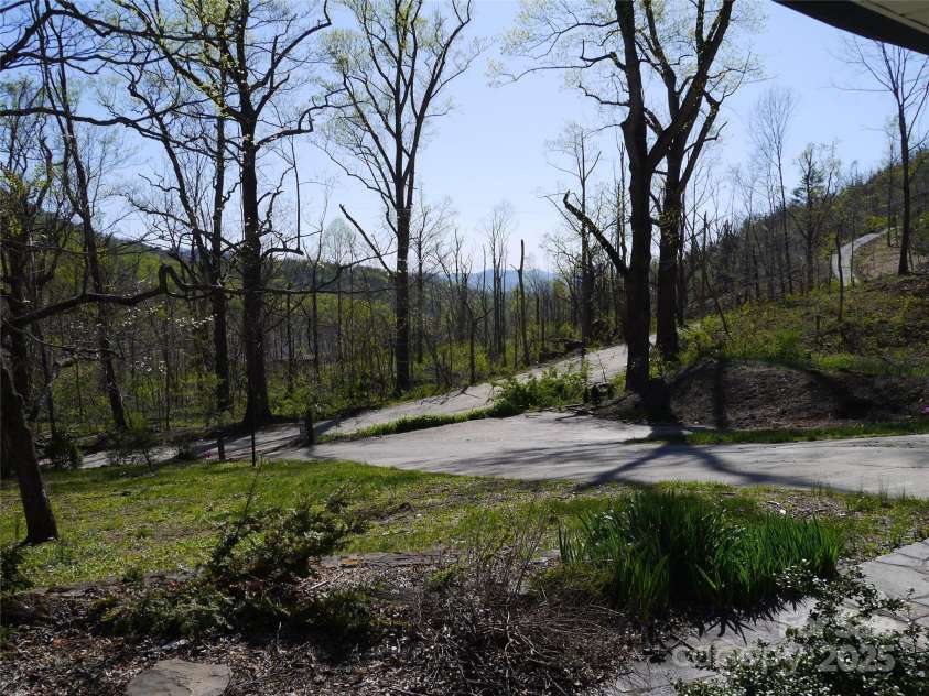 305 Webb Cove Road, Asheville, NC 28804.  MLS# CAR4246524, YatesRealty ID 17728. 